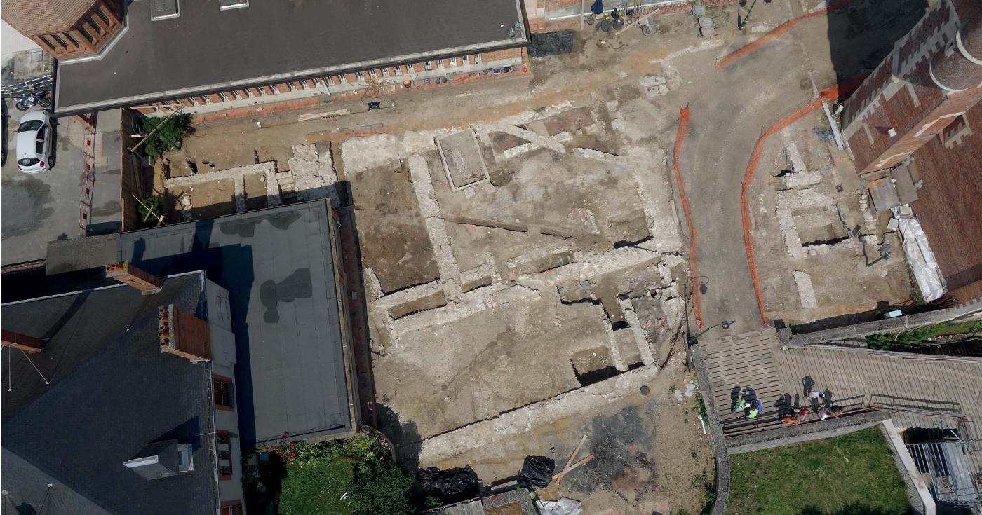 Vue en drône d'un site archéologique.