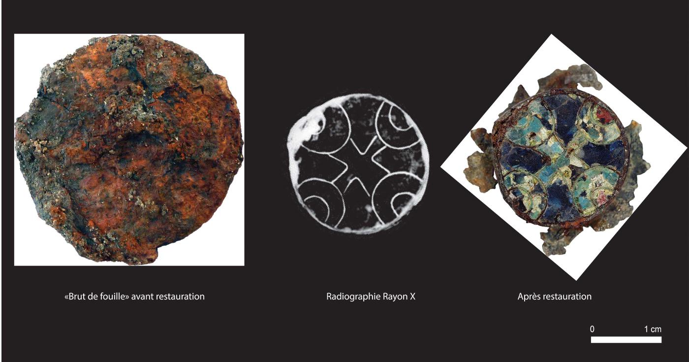 Trois photos d'une même fibule à différentes étapes d'étude et de restauration.